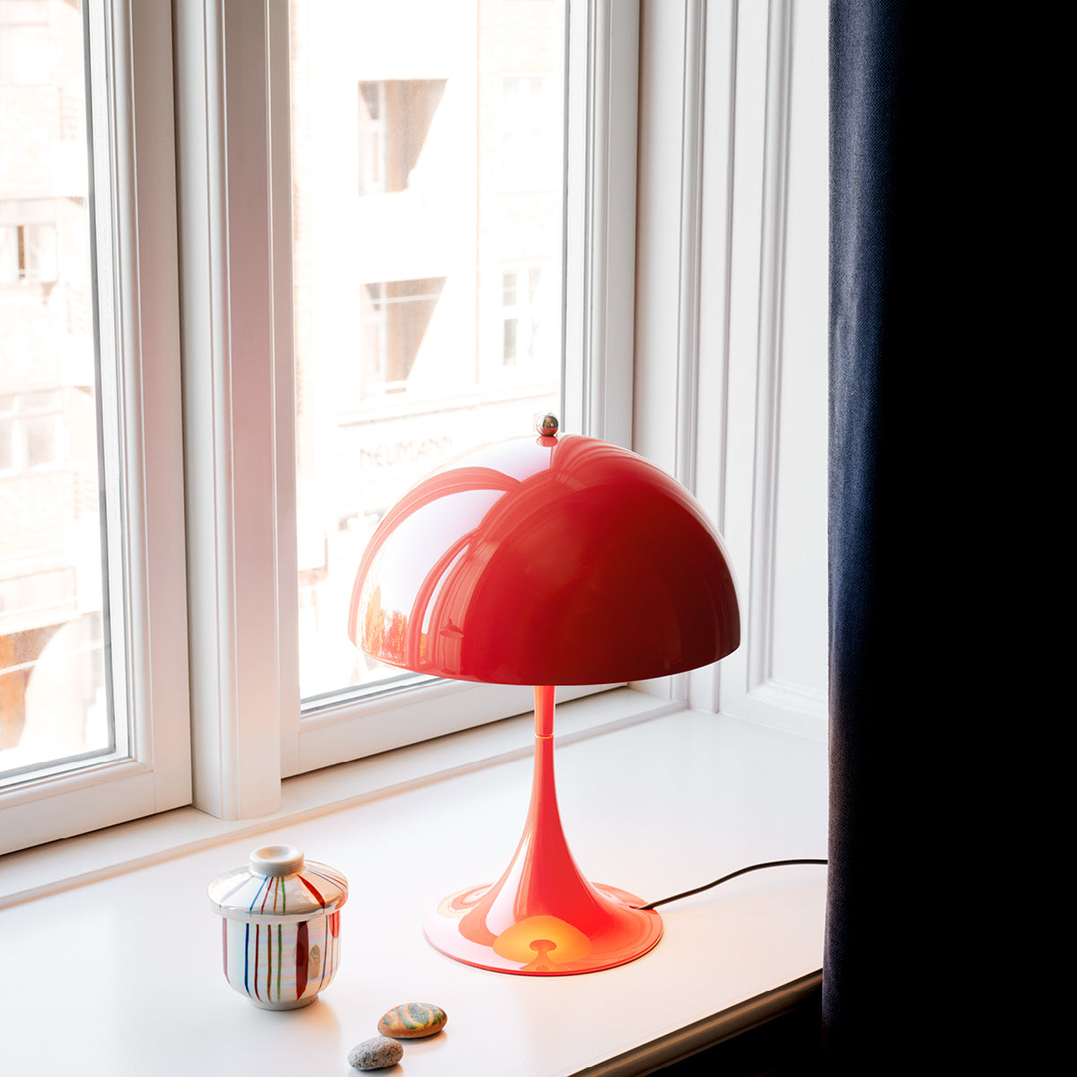 Louis Poulsen Panthella mini table lamp opal - LIVING AND CO.