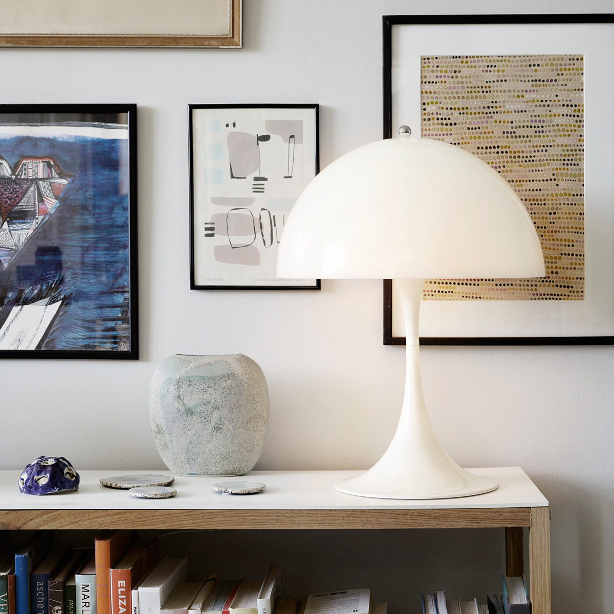 Table lamp, Panthella, white, Ø40cm, H58cm - LOUIS POULSEN - Nedgis Lighting